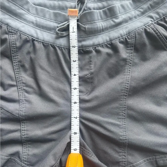 The North Face Women’s Medium Athletic Shorts Gray Active Hiking Gorpcore - Picture 8 of 13